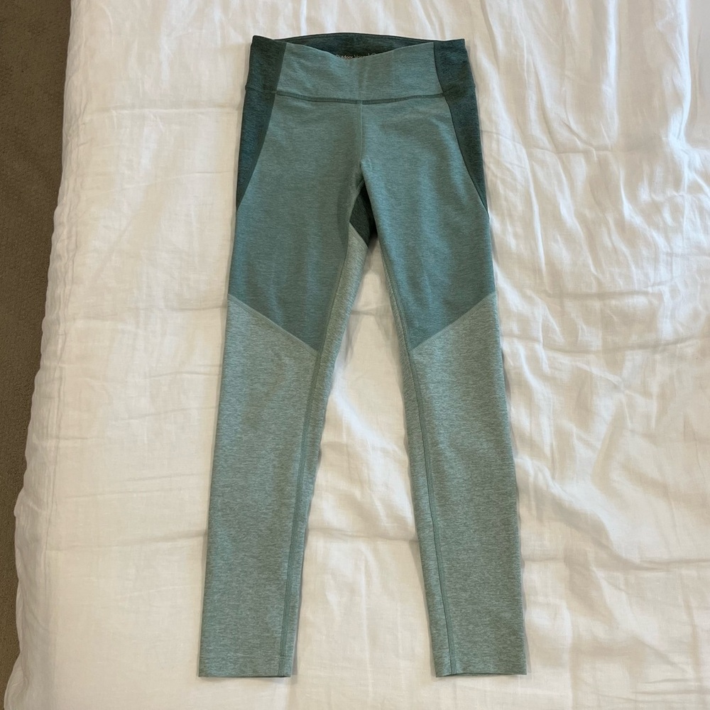 outdoor voices 7/8 color block warmup leggings